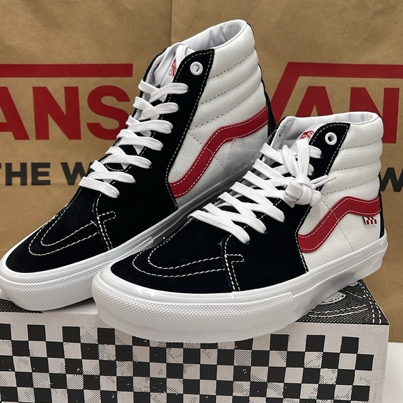 Vans Men’s Skate Sk8-Hi
Athletic Black/Red
VN0A5FCC458 Sneakers - Picture 5 of 16